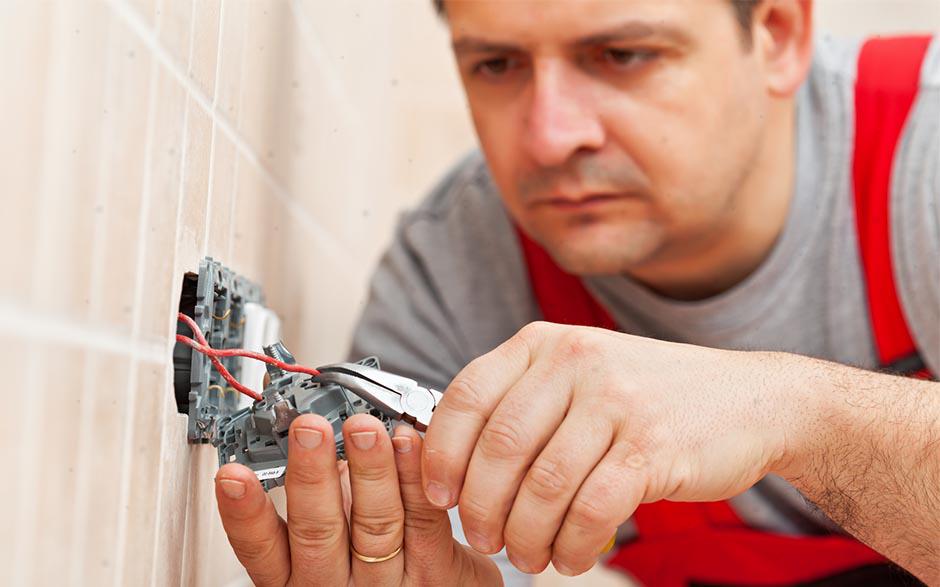 recherche électricien bâtiment Paris 4
